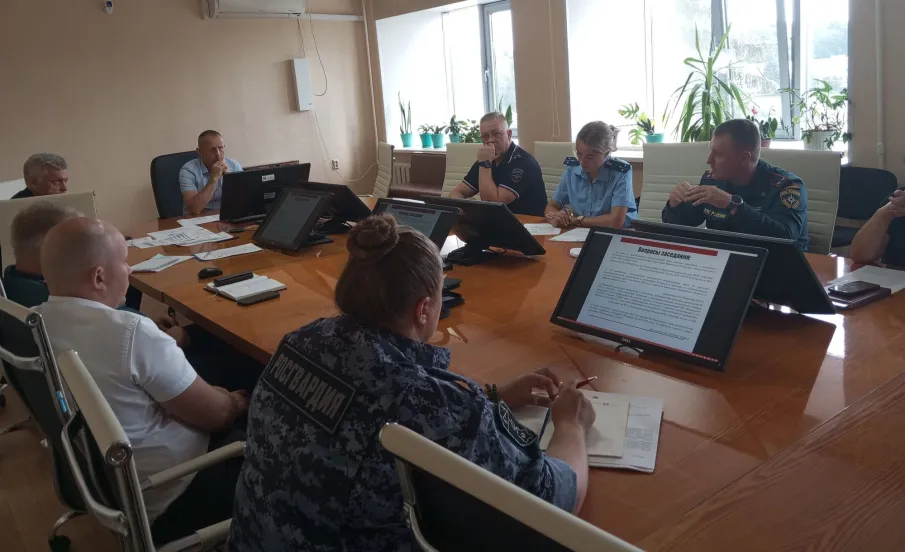 12 августа  в администрации округа состоялось плановое заседание антитеррористической комиссии